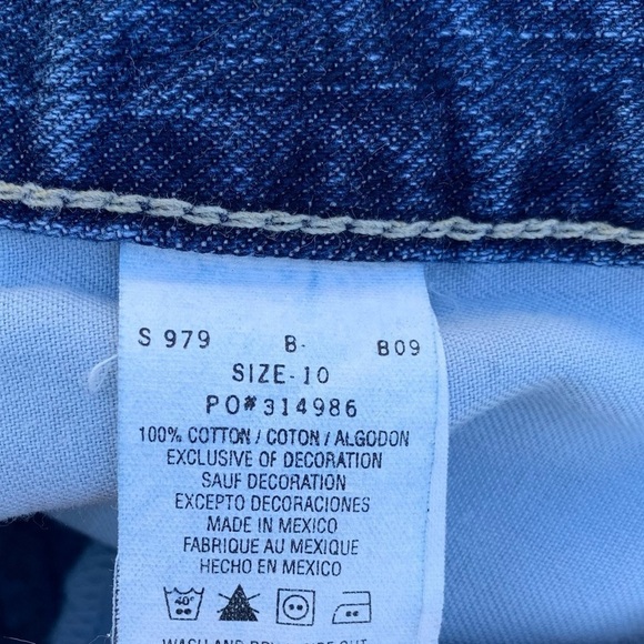 TOMMY HILFIGER Y2K High Waisted Mom Shorts in Medium Wash Size 8 - Picture 9 of 10